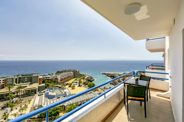 One Bedroom Sea View Apartment